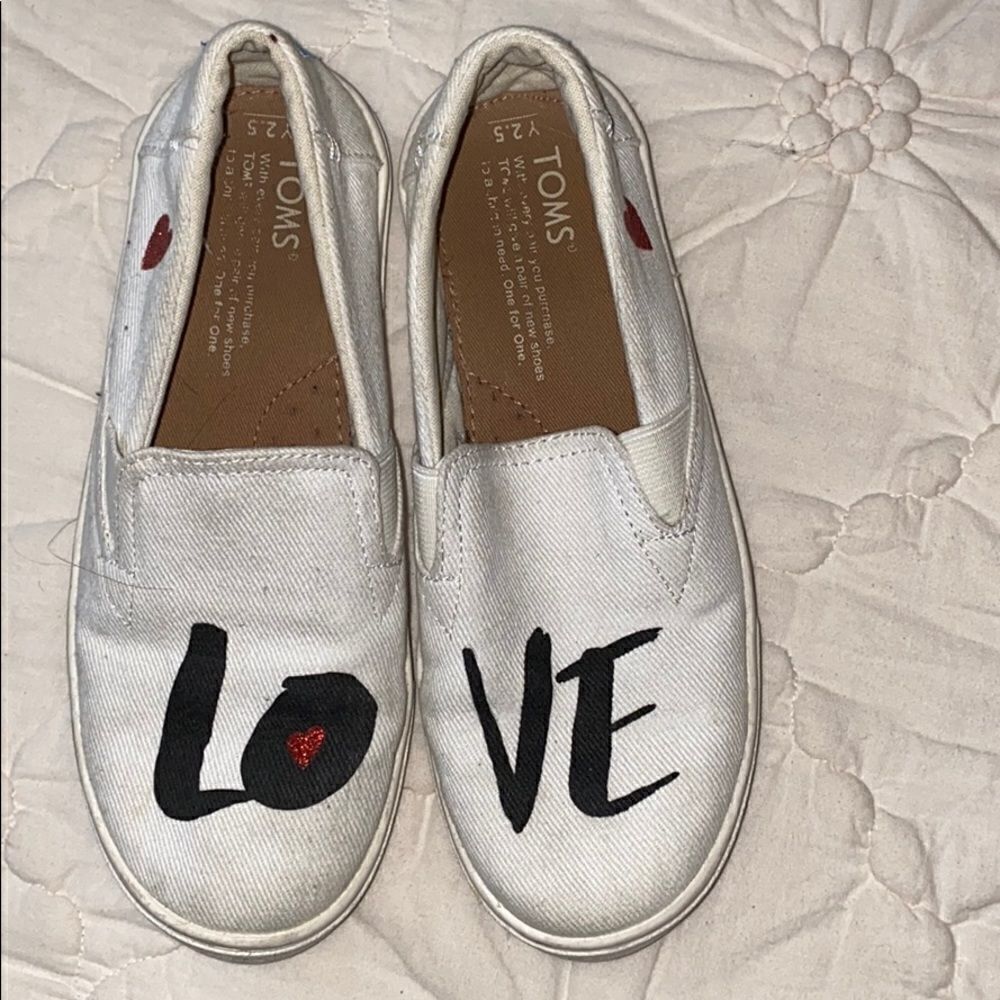 Youth Love Toms​